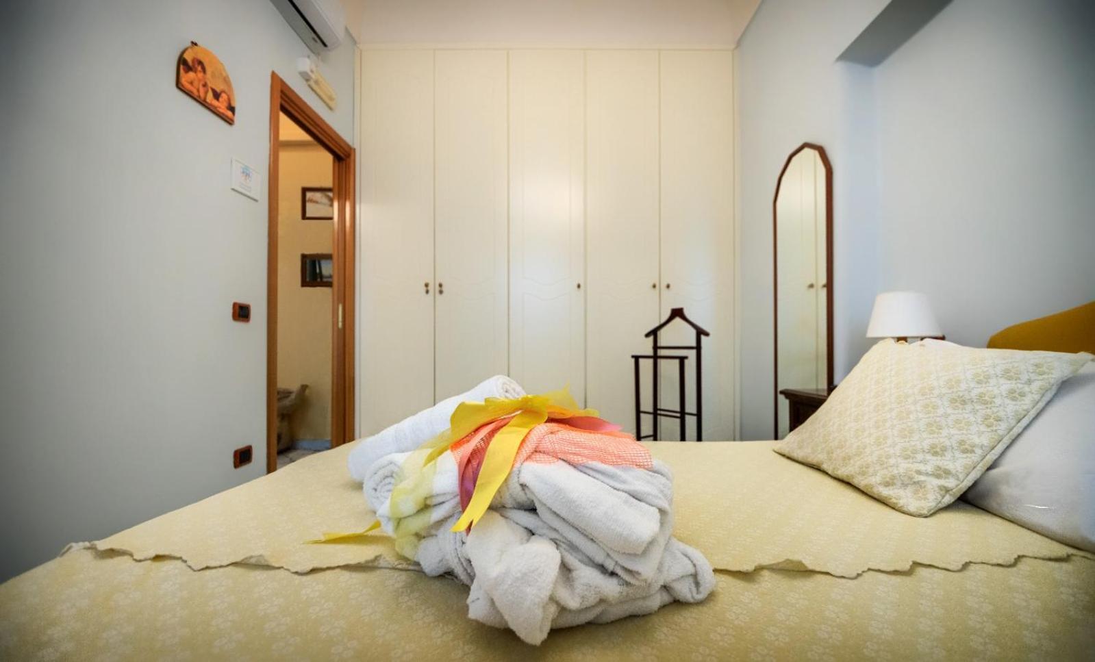 Bed and Breakfast La Finestra Sul Mare Ischia Exterior foto
